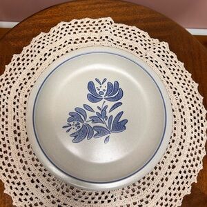 Pfaltzgraff Yorktowne Stoneware 8” Plate